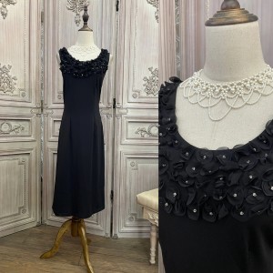 https://www.auschalink.com/black-embroidered-flower-vintage-dress-product/