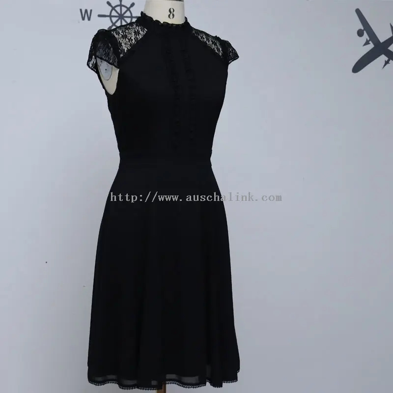 Laisvalaikio darbo suknelė juoda nėriniuota aukštu kaklu (3)