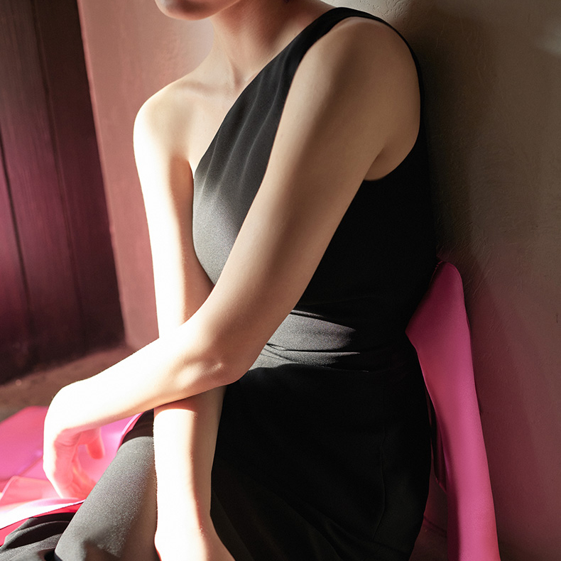 Black Satin Elegant Strapless Design Bow Long Evening Gown (1)