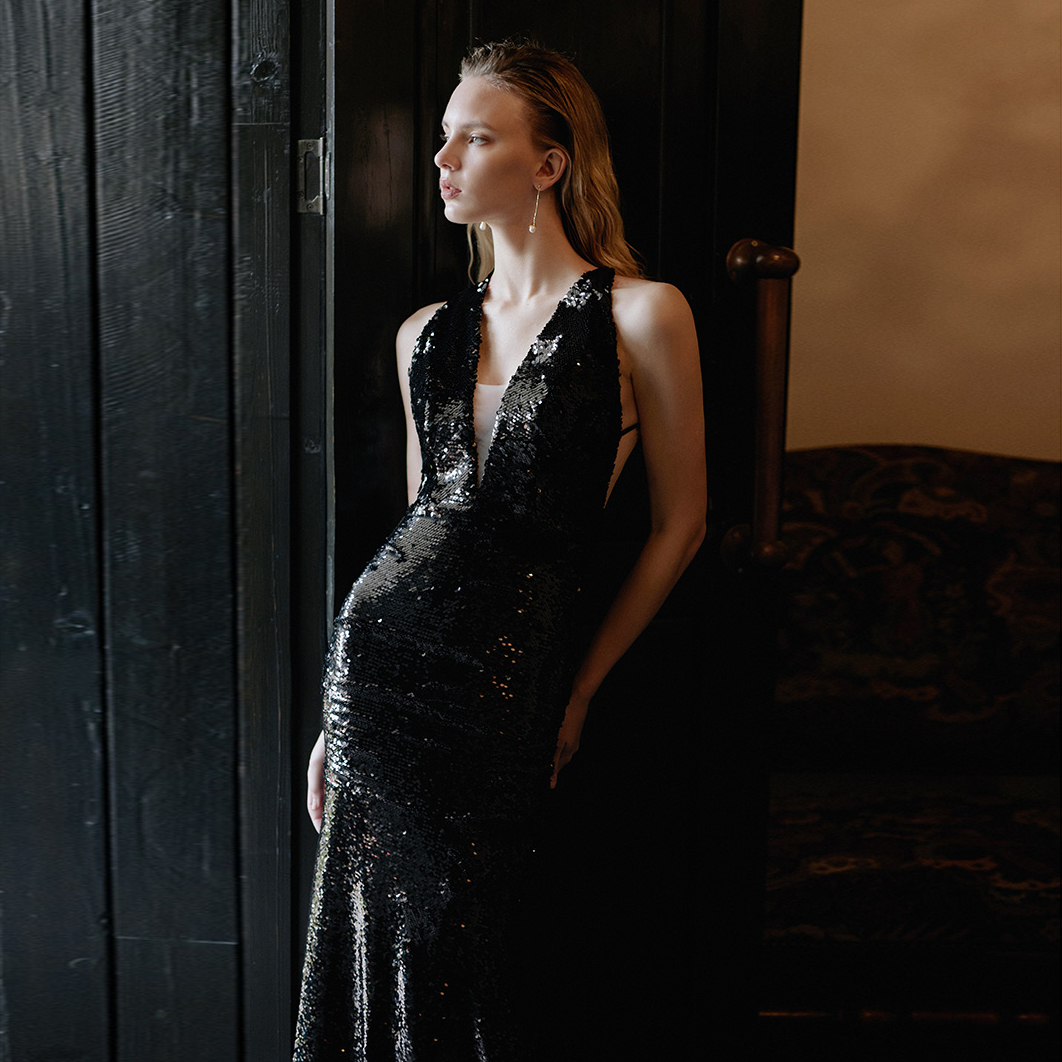 Βραδιινό φόρεμα με μαύρη παγιέτα Luxury Halter Party χωρίς πλάτη (6)