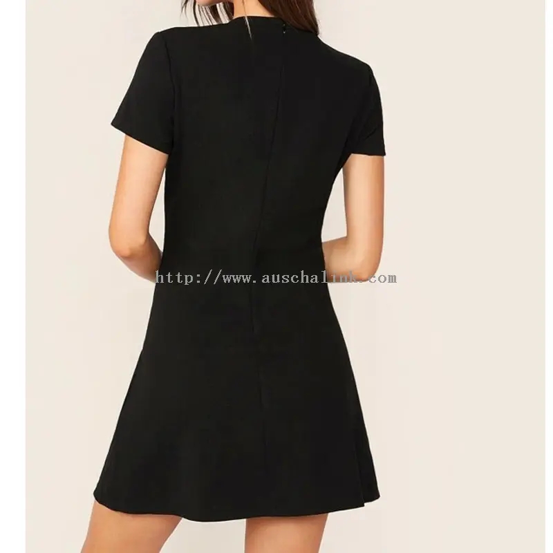 Черна тясна ежедневна рокля с къс ръкав (4)