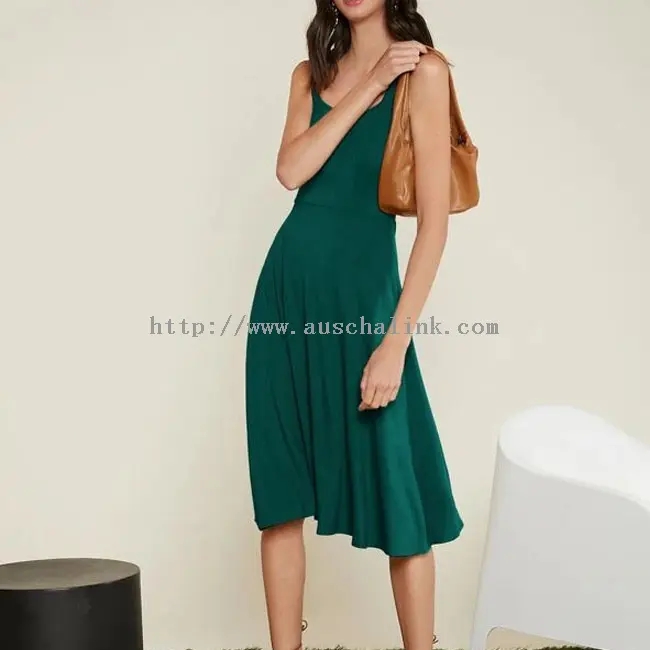 Black Sleeveless Square Neck Flared Elegant Dress (3)