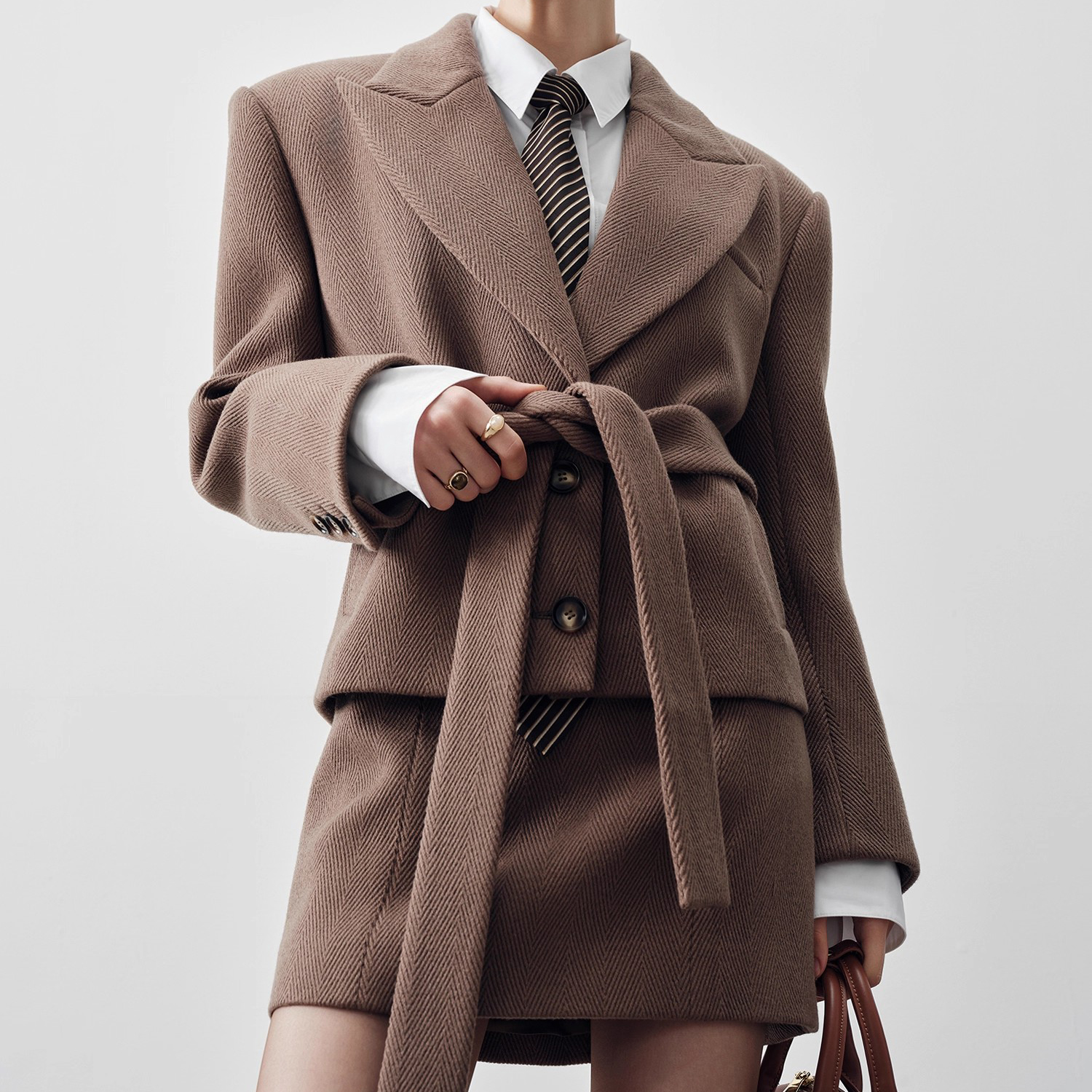Casual-Style Waist-Length Wool Blazer (5)