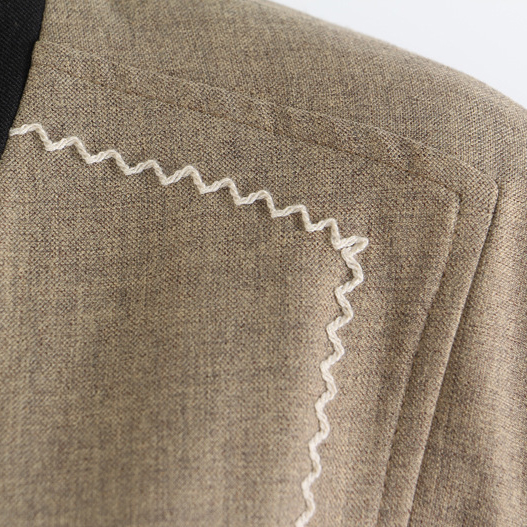 Color-Blocked Raw-Edge Special-Cut Fashion Blazer  (1)