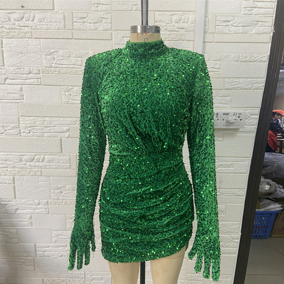 Custom Green Sequin Velvet Party Dresses Factor (2)