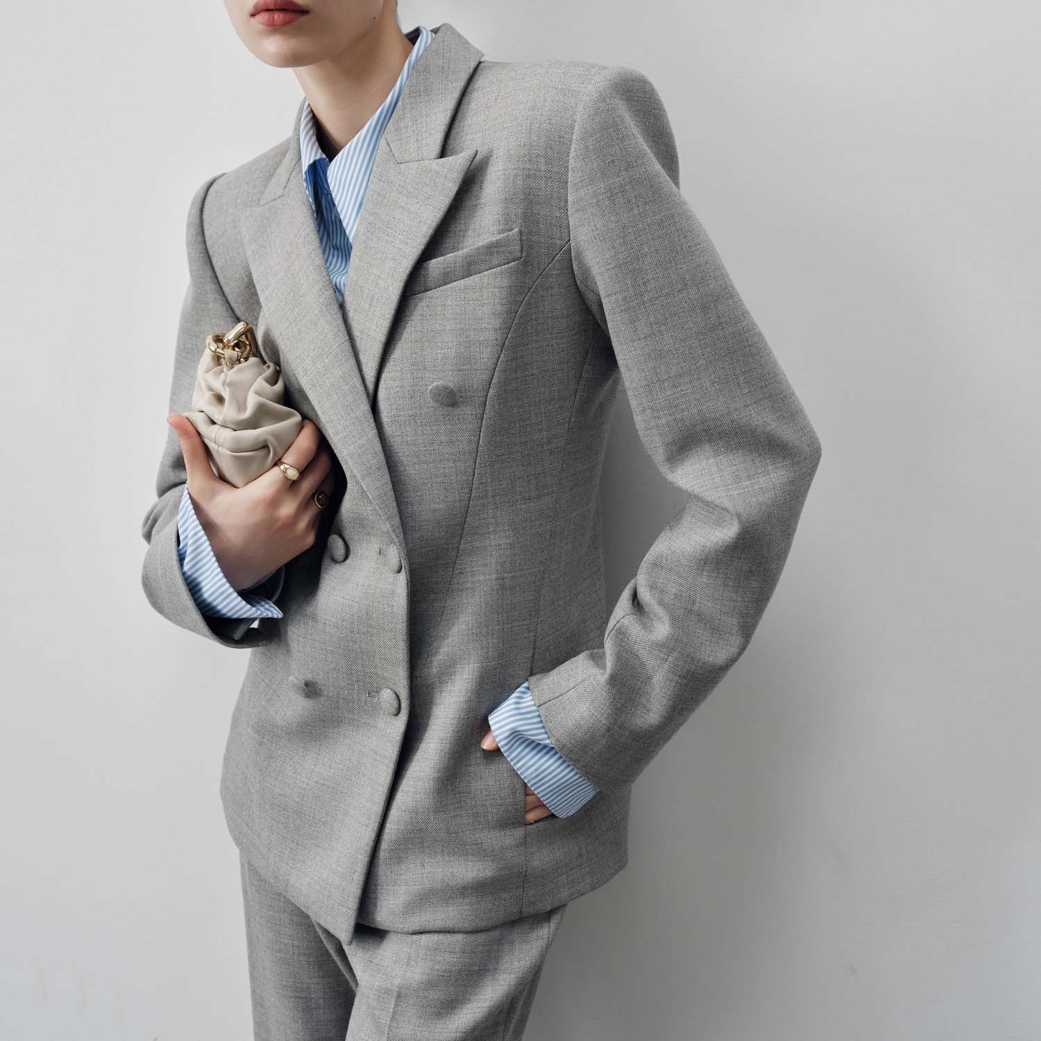 Custom Modern Slim-Fit Wool Blazer (2)