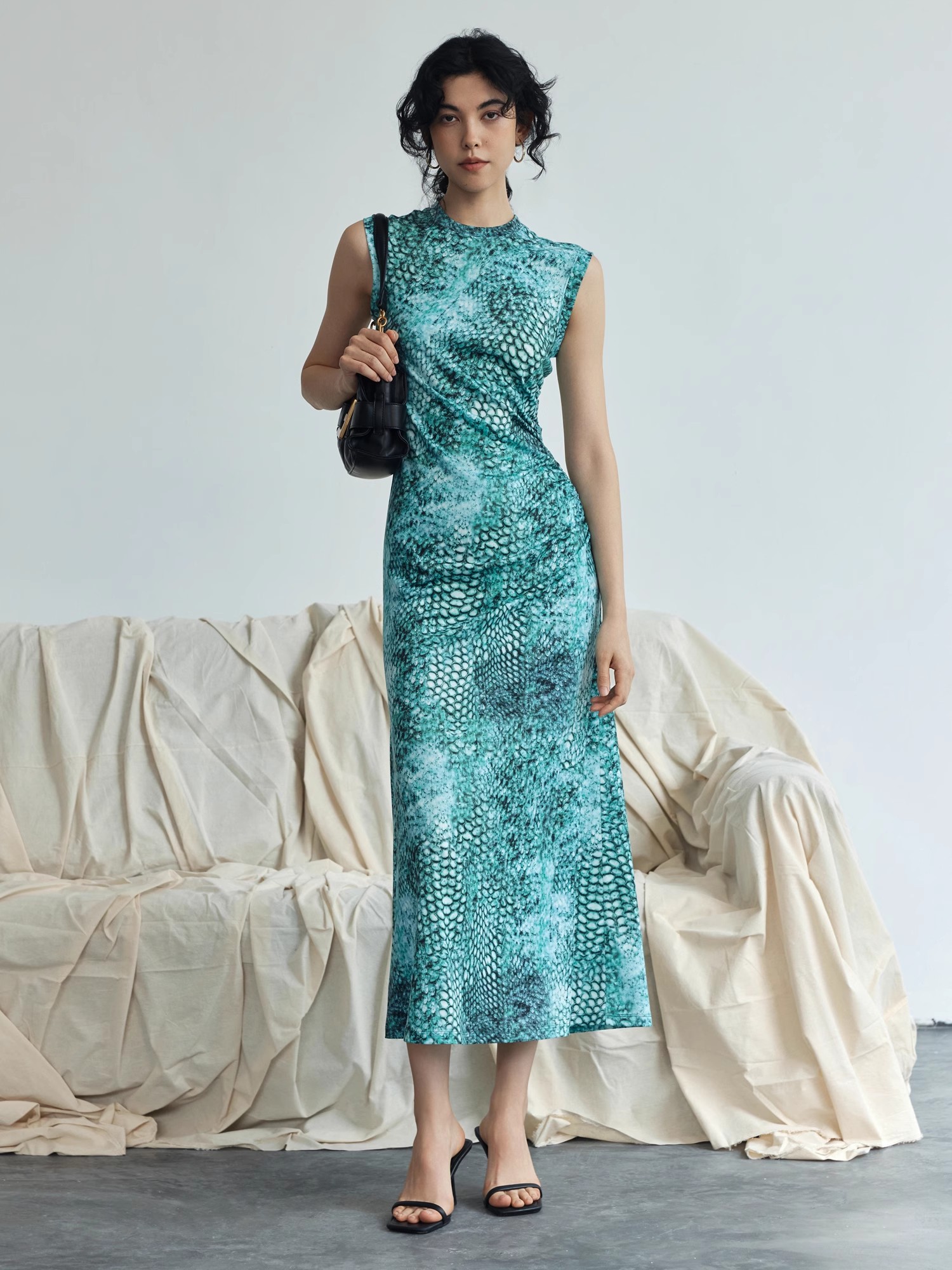 Custom Pleated Printed Dress Manufacturer (3)