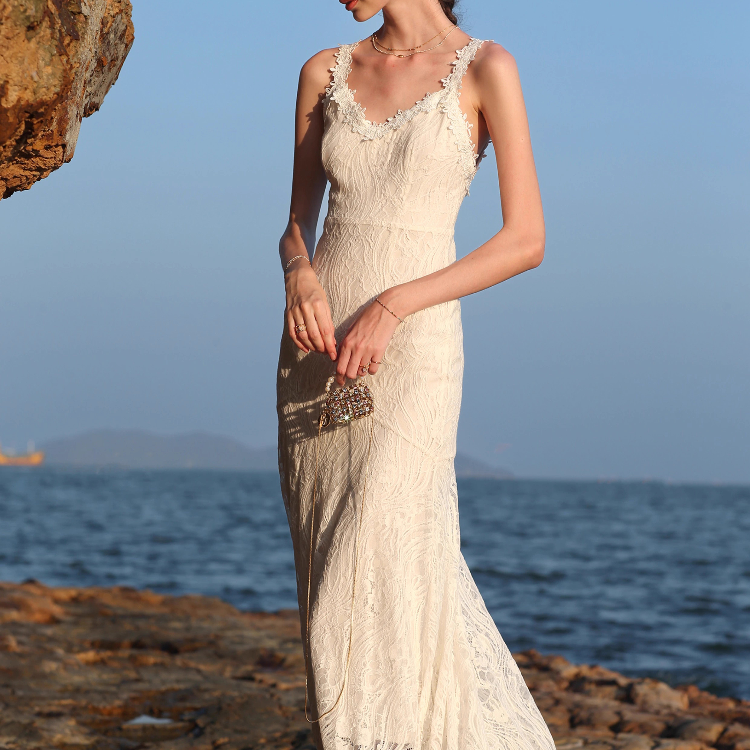 Customized Lace Wedding Backless White Fishtail Dresses (1)