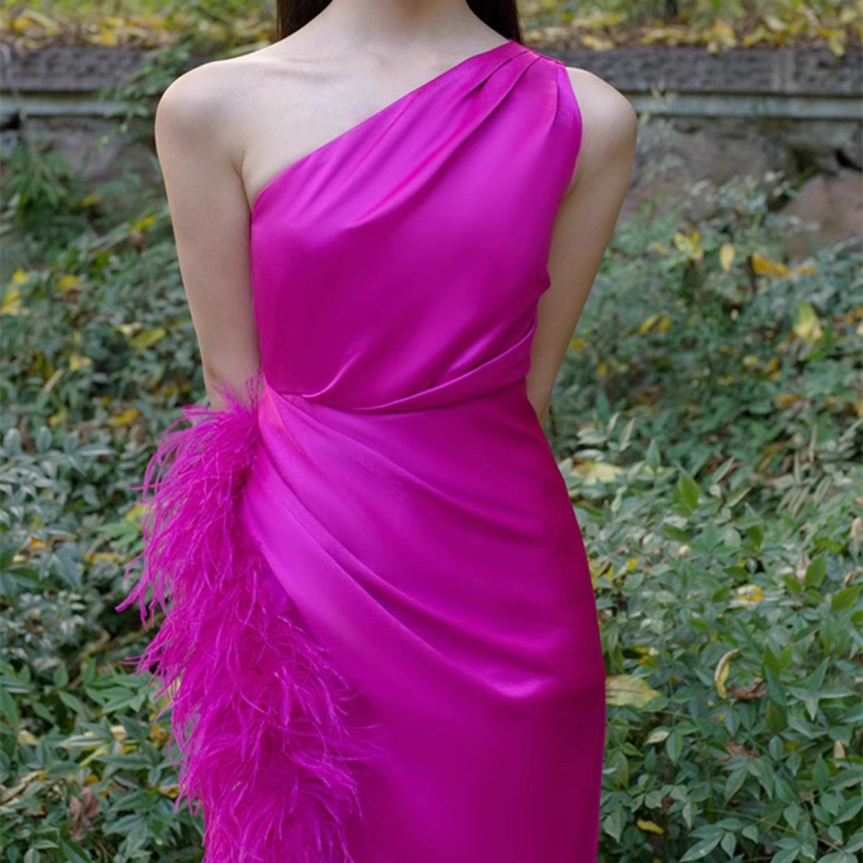 Customized Ostrich Fur Rose Long Evening Dresses Manufacturer (6)