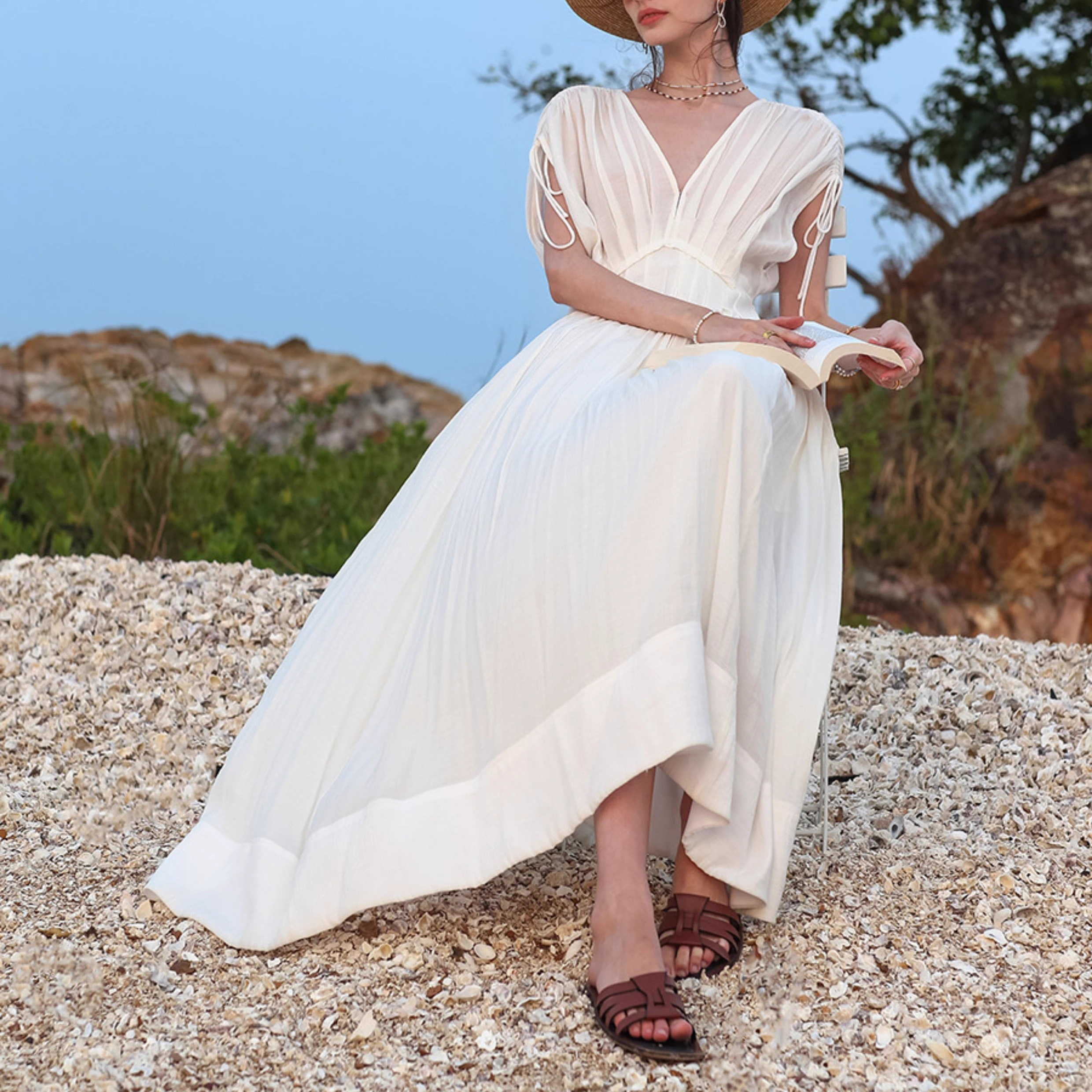 Customized White Elegant Seaside Pleated Beach Dress (2)