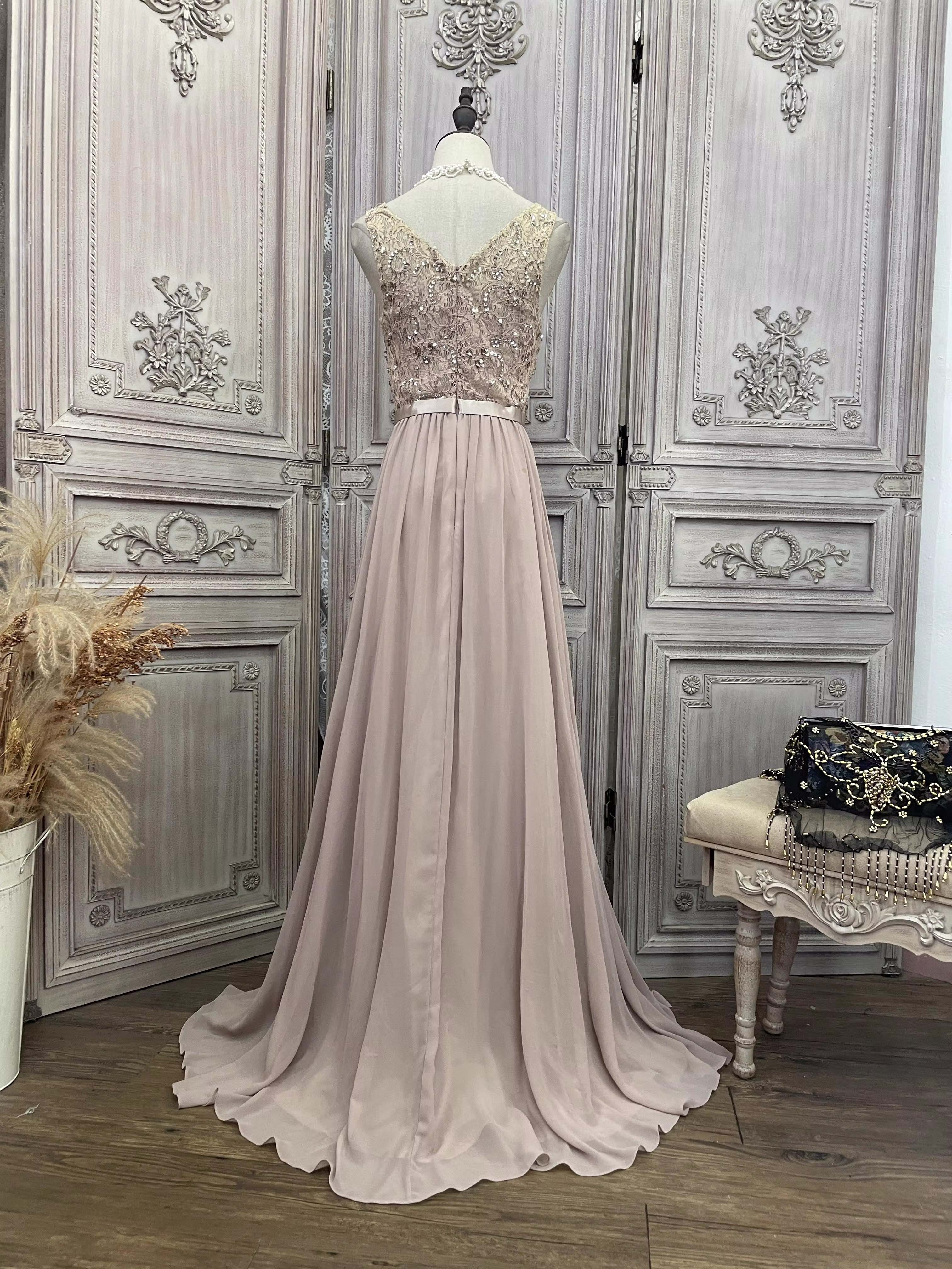 Robe de soirée élégante en dentelle Elegant Factories (1)