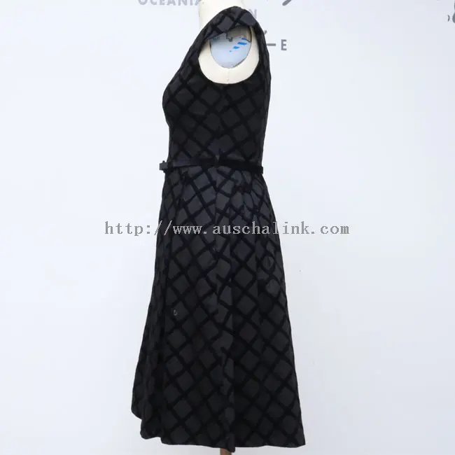 Akanjo Midi tsara tarehy amin'ny Black Check Jacquard (1)