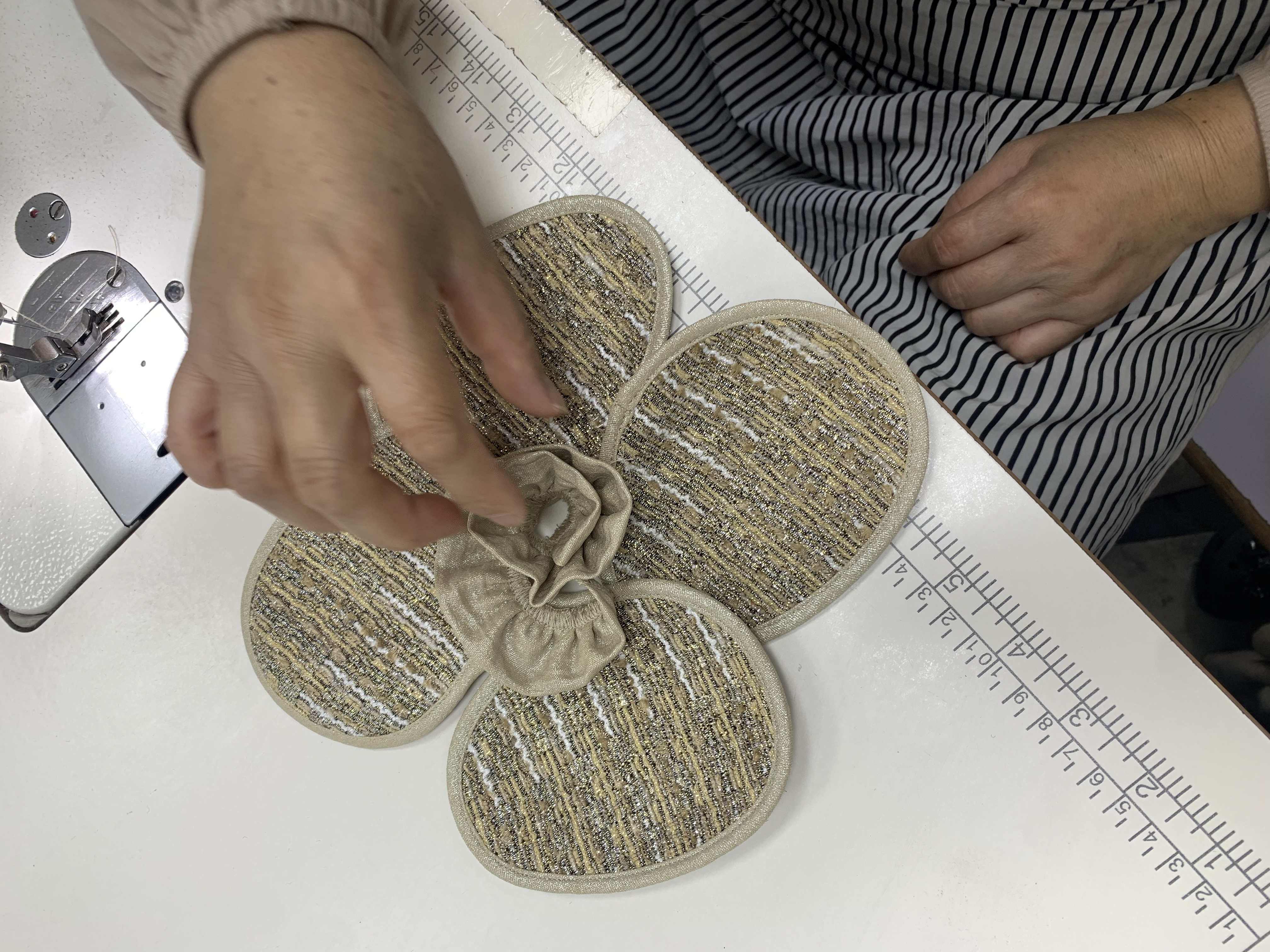 How Are Modern Garment Factories Tailoring Fashion’s Future Through Customization (4)