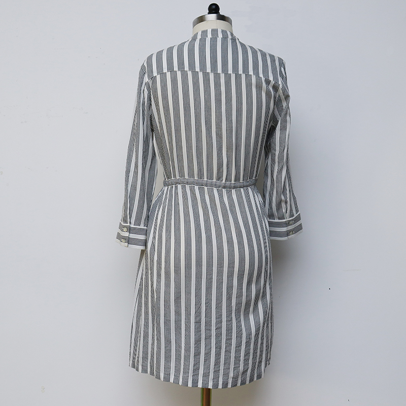 Շրջանի մեկ կրծքով զգեստ (4)