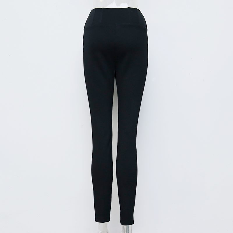 Leggings Are Street Chic And Show A Fashionable Feminine Charm (4)