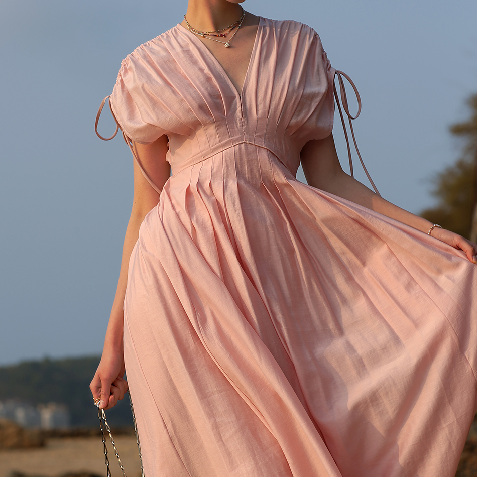 Розова широка макси рокля от тенсел с V-образно деколте (6)