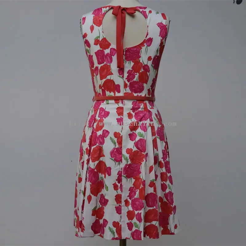 Röd jacquardtryck Elegant ihålig klänning (4)