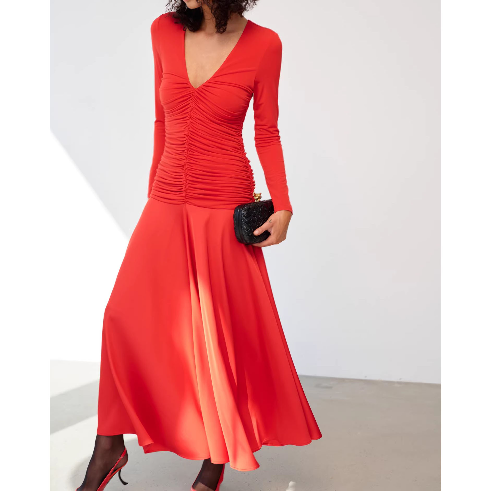 V-Neck Patchwork Pleated Long Dress (4)