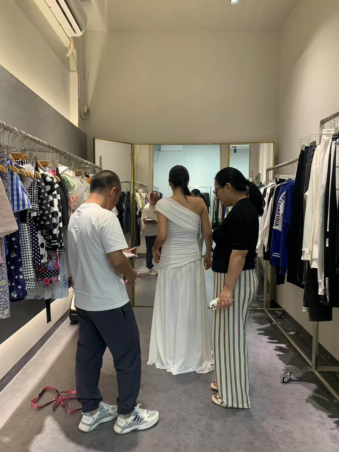 Will Eva's Cross-Border Trip Spark a Long-Term Business Success (1)