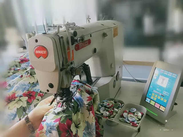 مصنع الملابس